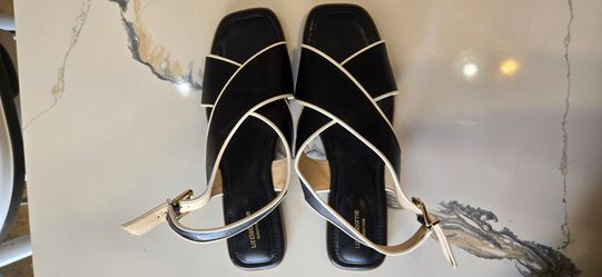 Liz Claiborne Black & White Wedge Sandals