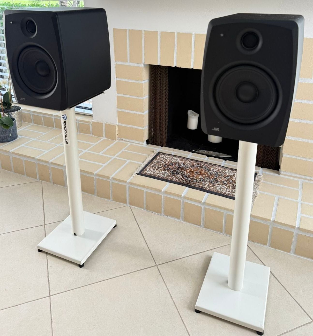 Stage Right SV28 Studio Monitors Speakers 8-Inch LIKE NEW