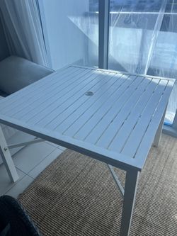 Metal Balcony Table 42x42