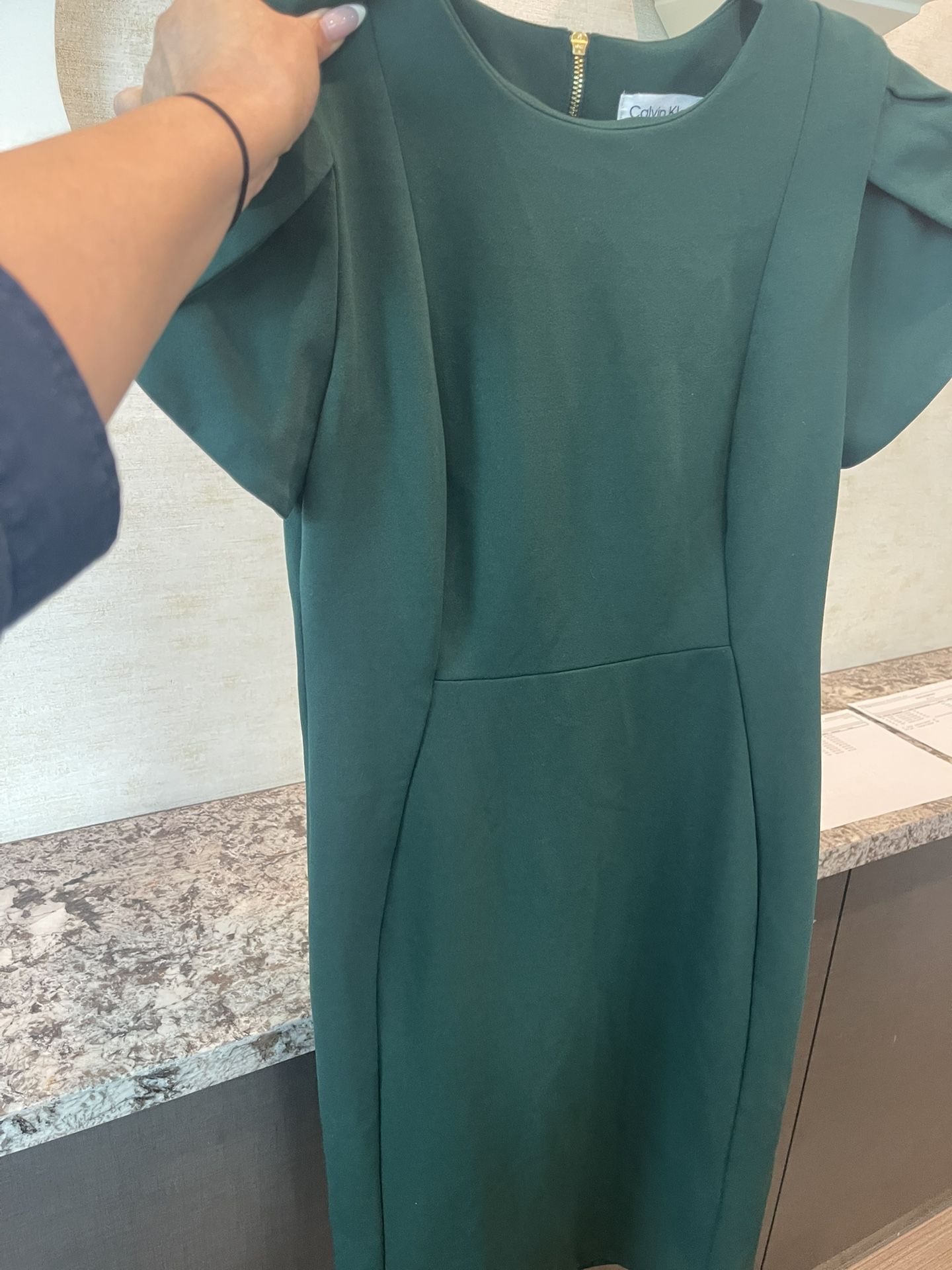 Beautiful Dress Zip Up In The Back