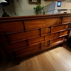 Mid century Dresser, Cabinet,  (6) Drawers