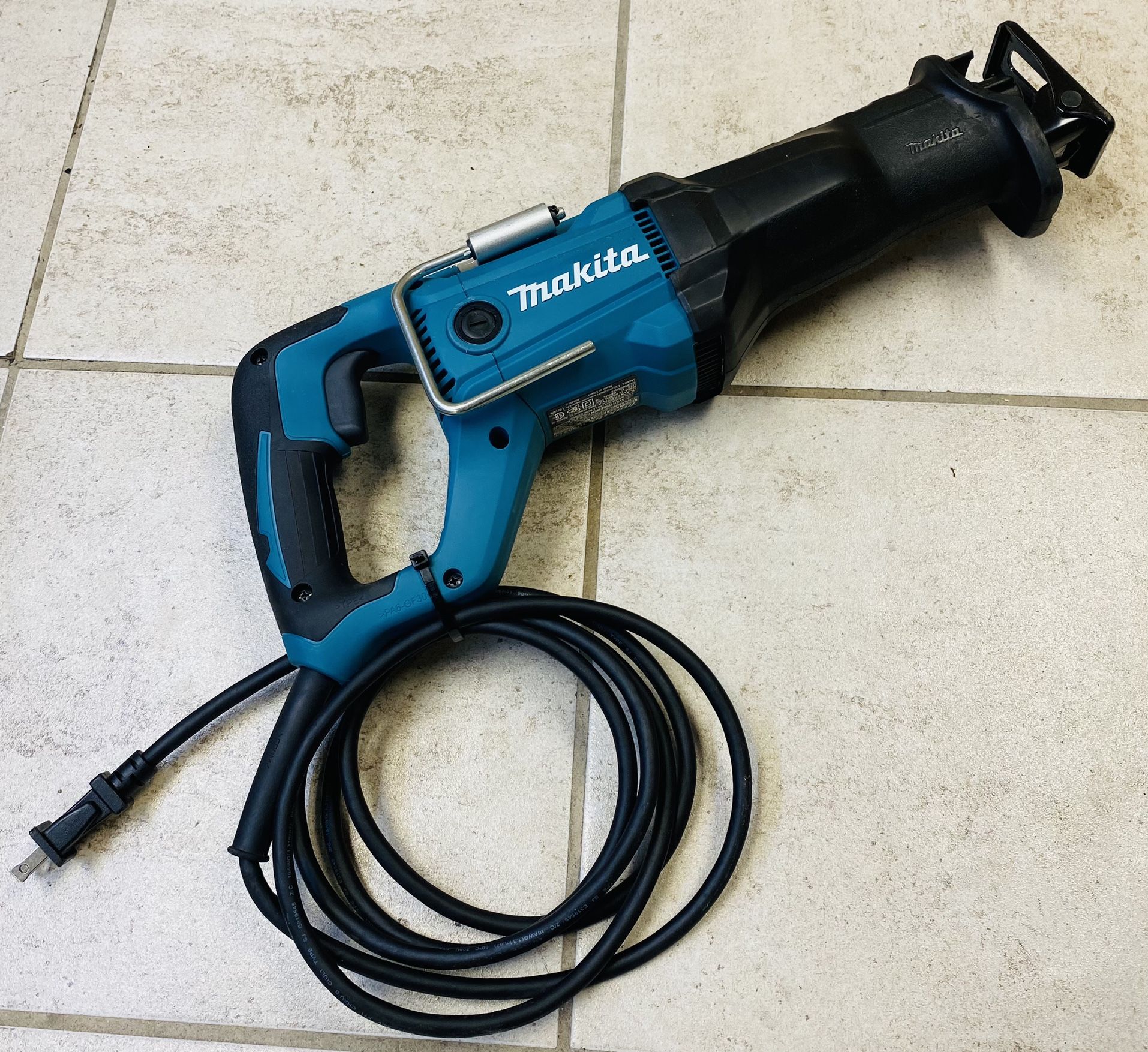 Used, Great Condition! Makita Corded Reciprocating Saw! (JR3051T)
