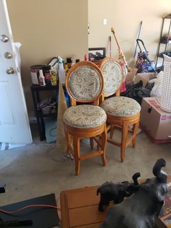 Swivel Stools 
