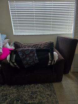 Twin size Pull-out sofa bed w/ NEW mattress