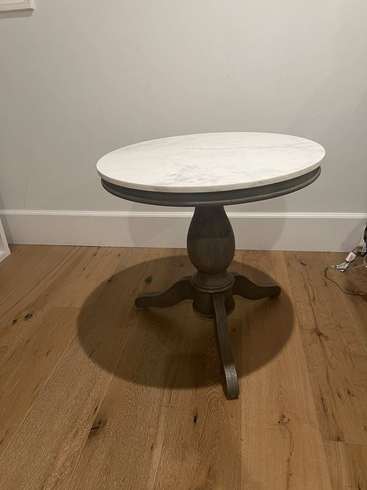 Alexandra Round marble End Table