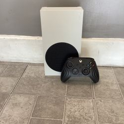Xbox Series S W/Controller 