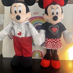DISNEY MICKEY AND MINNIE STANDINGPLUSH DOLLS !!  LARGE 24 INCH PLUSH SET!  NEW CONDITION