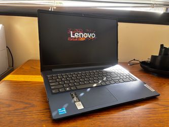Lenovo IdeaPad Slim 3 laptop - LIKE NEW