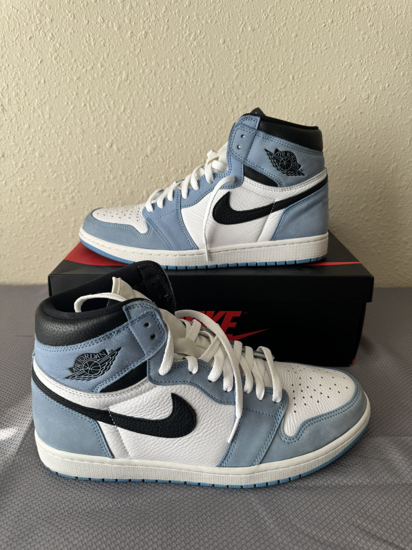 Jordan 1 High University Blue 