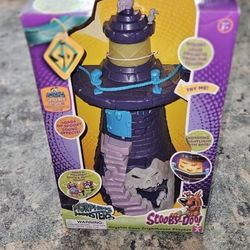 Scooby-Doo Crystal Cove Fright House Playset with Lights & Sounds!! Brand New!