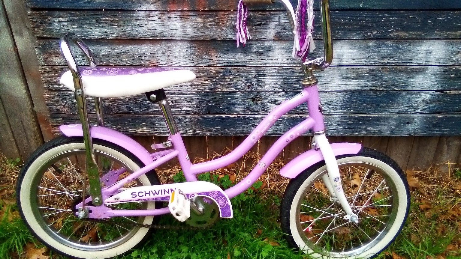 Vintage style Girls Schwinn bike