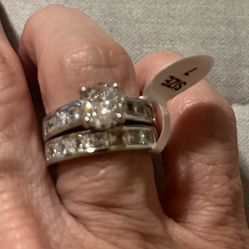 New 2 piece CZ weddings rings size 7