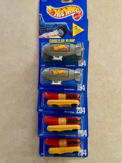 Hot Wheels Goodyear Blimp & Oscar Mayer Wienermobile 5-Pack