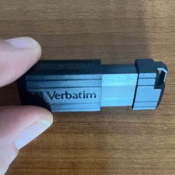 🔥Retractable Verbatim 16GB USB Flash Drive🔥