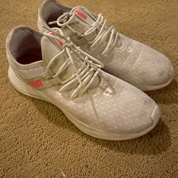 Women’s Puma Sneakers Size 9