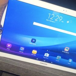 18 Inch Screen Samsung Galaxy View 18.4" Tablet (SM-T670) - MINT
Alternative: Samsung Galaxy View 18.4" - Like New Condition - Portable Smart TV