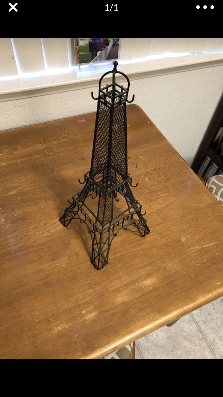 Eiffel Tower jewelry holder