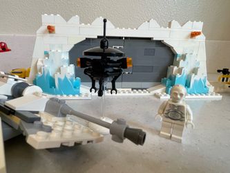 LEGO starwars Hoth Rebel Base with Minifigs $obo