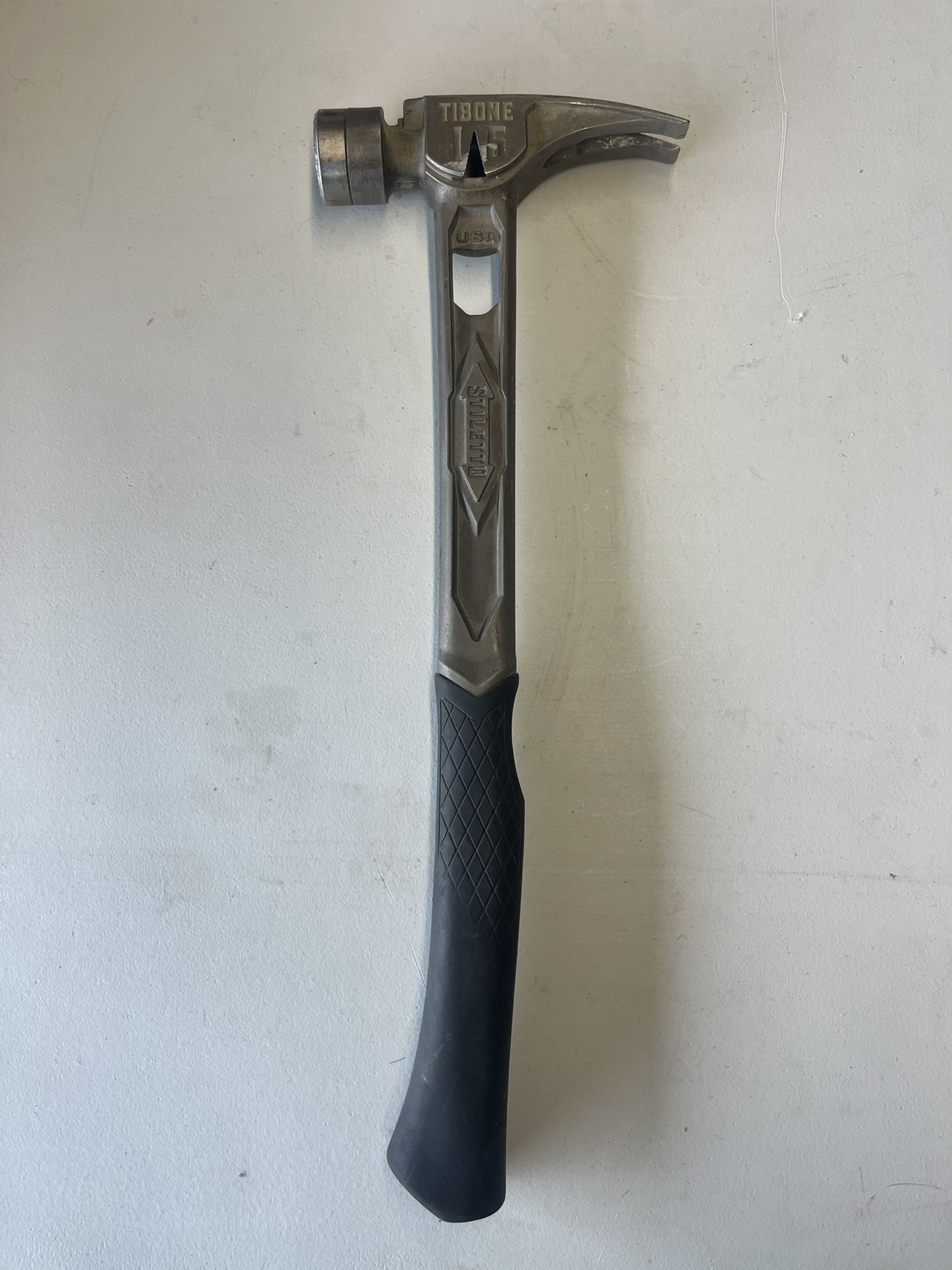 Stiletto Titanium 15 oz. TiBone Milled Face with Curved Handle