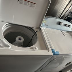 Whirlpool Washer And Dryer Set 