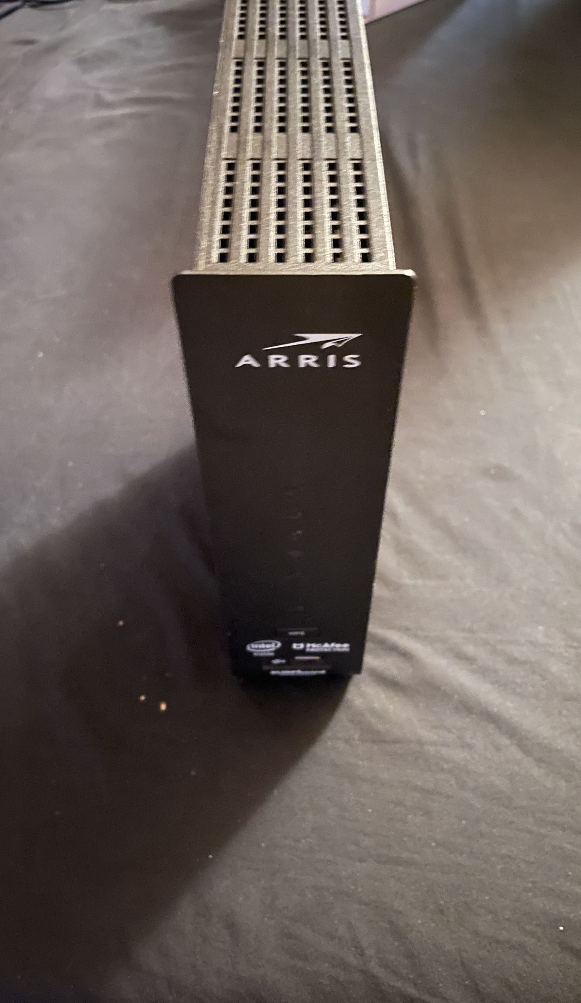 SBG6950AC2 ARRIS SURFboard DOCSIS 3.0 Cable Modem & Wi-Fi Router