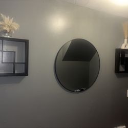 2 Frames 1 Mirror 