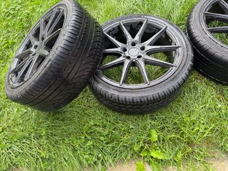 Set of 4 Black Spoke Wheels with Tires