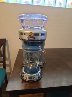 MARGARITTAVILLE frozen margaritas maker