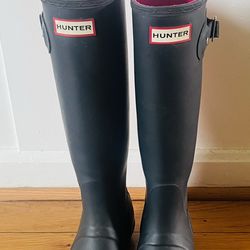 Hunter boots (Lipstick pink Stripe) Women Size 5