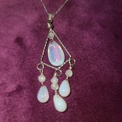 STERLING SILVER AND MOON STONE NECKLACE
