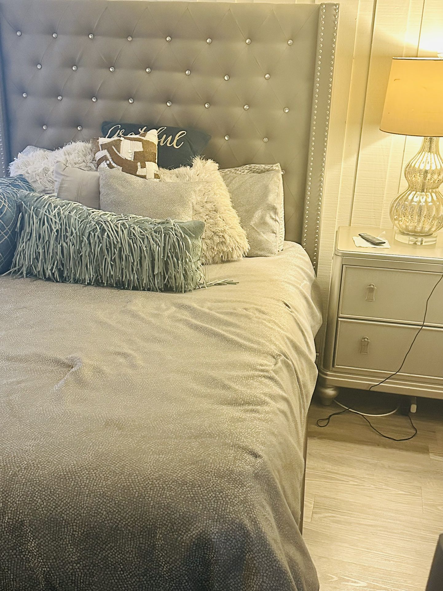 Queen bedroom Set