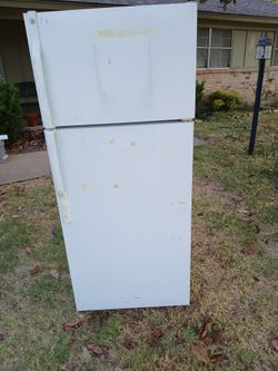 GE Top-Freezer Refrigerator White