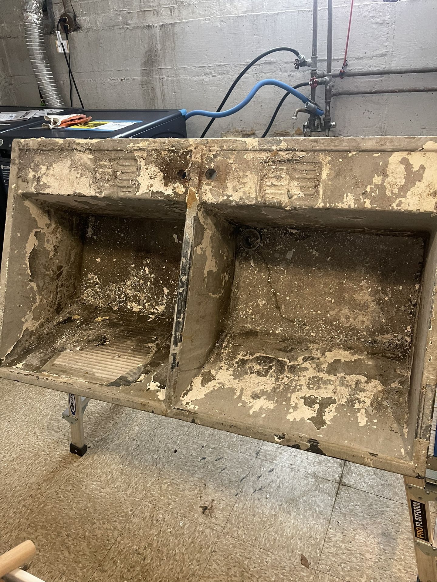 Vintage Concrete Laundry Sink for Sale in Chicago, IL OfferUp