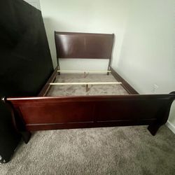 Cherry Queen Sleigh Bed w/box spring