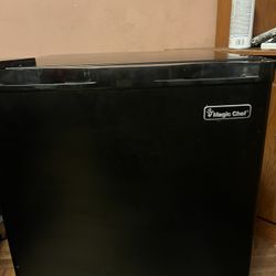 magic chef mini Fridge 