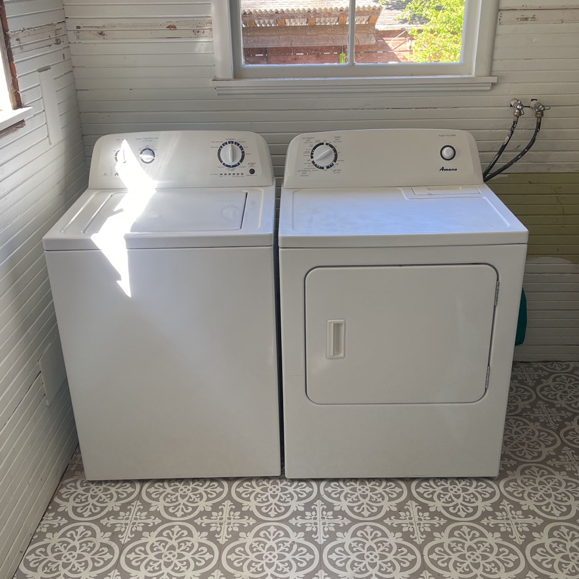 Amana Electric Washer & Dryer 