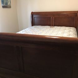 Sleigh Bed