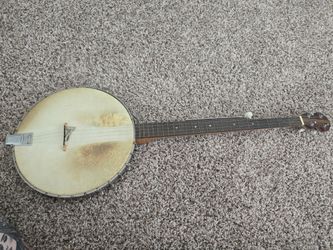 Banjo that was played and signed by string bean!!!!