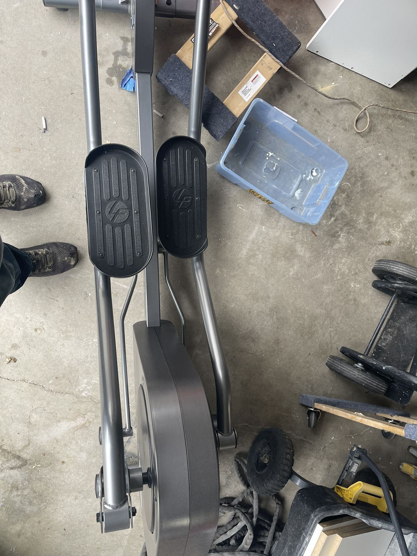 Like New Life Fitness Elliptical