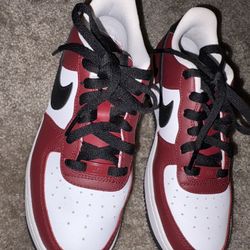 2022 NIKE AIR FORCE 1 LOW LV8 GS SZ 5.5Y TEAM RED BLACK hWHITE RETRO FD0300-600