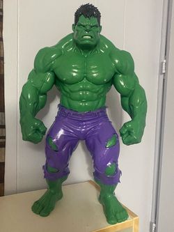 I’m selling the green man, it’s brand new and measures exactly 17 inches long. I’m asking for 70 I won’t accept less, cash only.