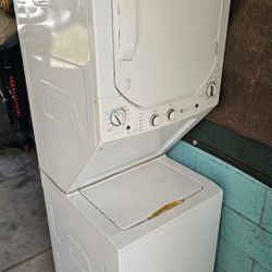 GE ALL IN ONE WASHER DRYER GAS