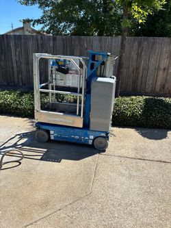 2015, Genie GR- 12 man lift