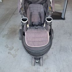 Stroller (Stored In Garage, Needs Cleaning) $40 OR BEST OFFER 