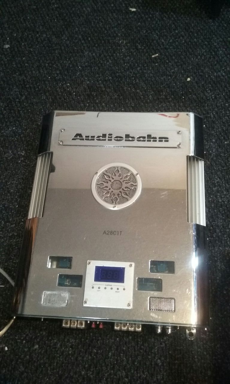 Audiobahn A2801T 1200W Max Class A/B 2 -Channel Amplifier