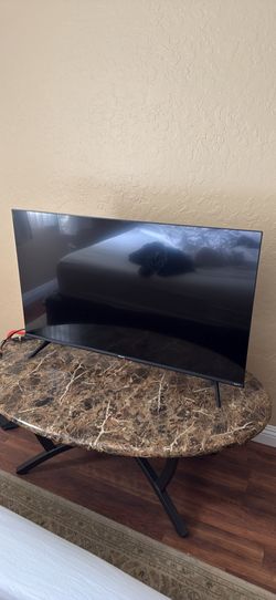 Hisense 43R6E4 43” 4K Roku Smart TV – $75 OBO