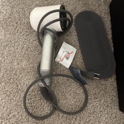 Dyson Blowdryer - Original Edition