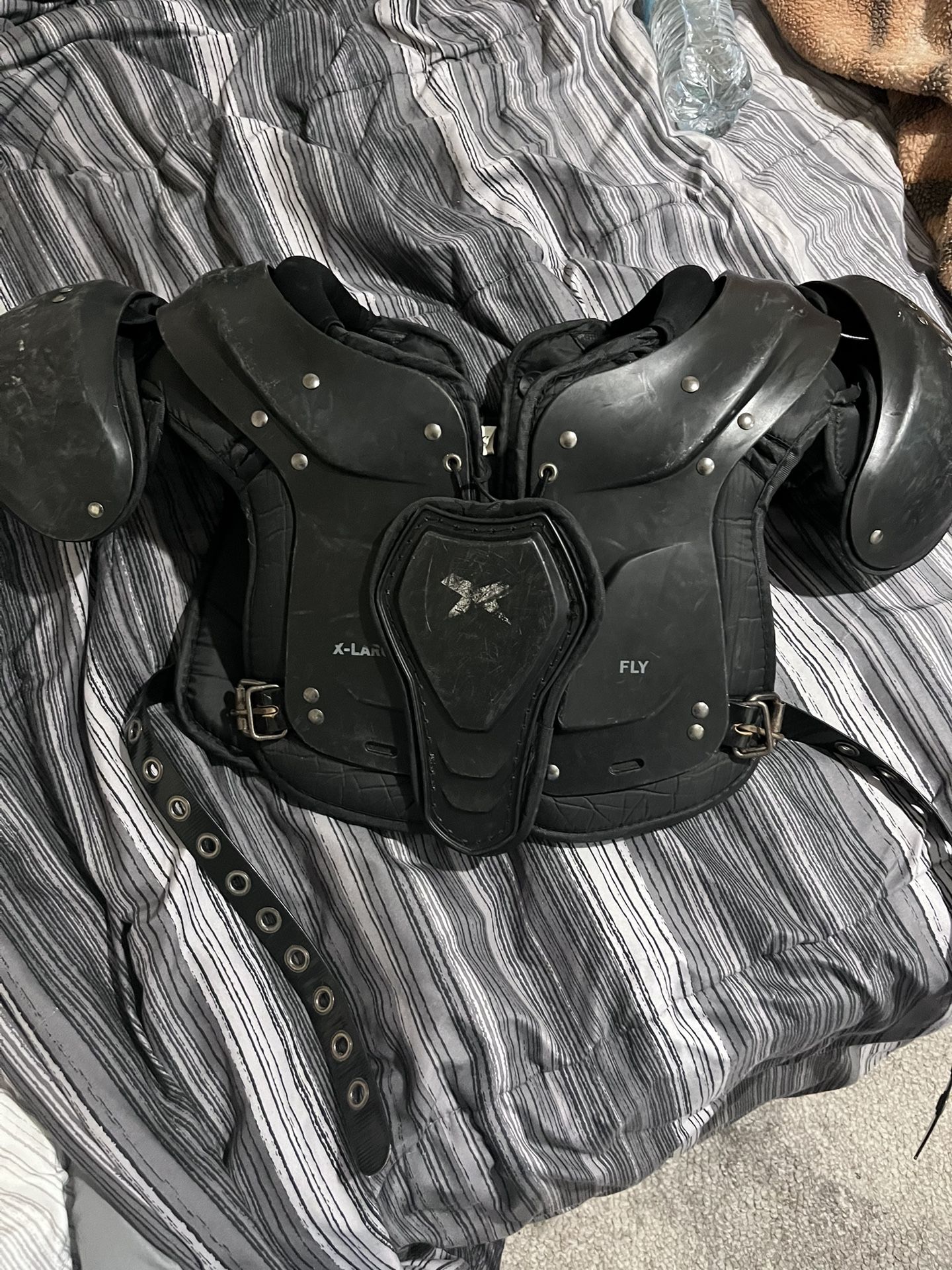Xenith shoulder pads youth XL