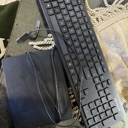 Microsoft Wireless Keyboard And Wacom Drawing Tablet