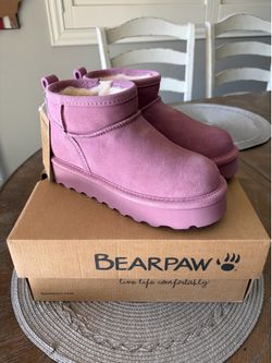 New kids youth Bearpaw fuzzy boots size 3